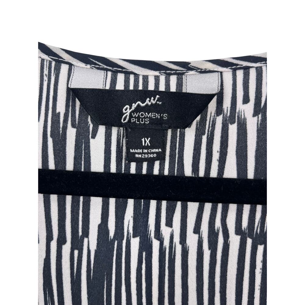 Black White Stripe Sleeveless Mock Wrap Flowy Blouse Women’s 1X Plus Size - Picture 3 of 4